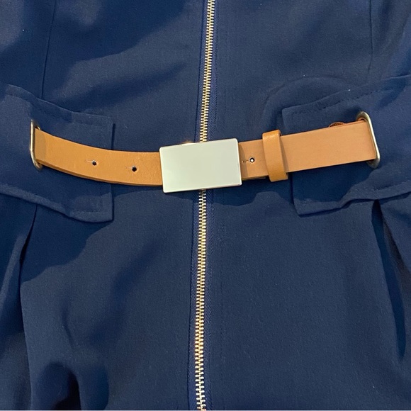 Sharagano Sleeveless, Zip Front Navy Dress w/Gold Accented Buckle Belt. Size 8P. - Picture 5 of 6